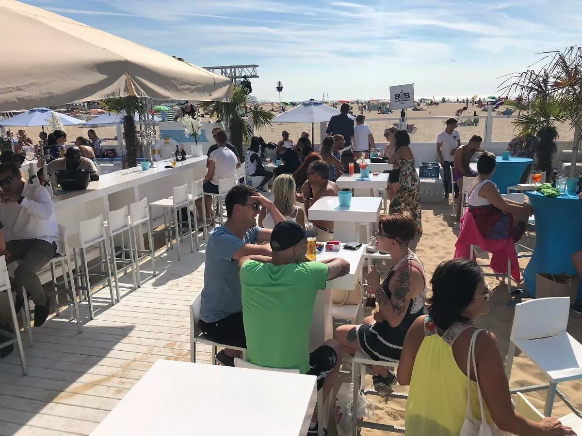 Panoramic View On Beach, Ships, Sea - Place To Be Ostend Apartment